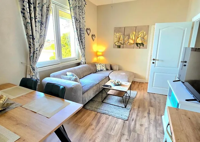 Apartment Suzy Split